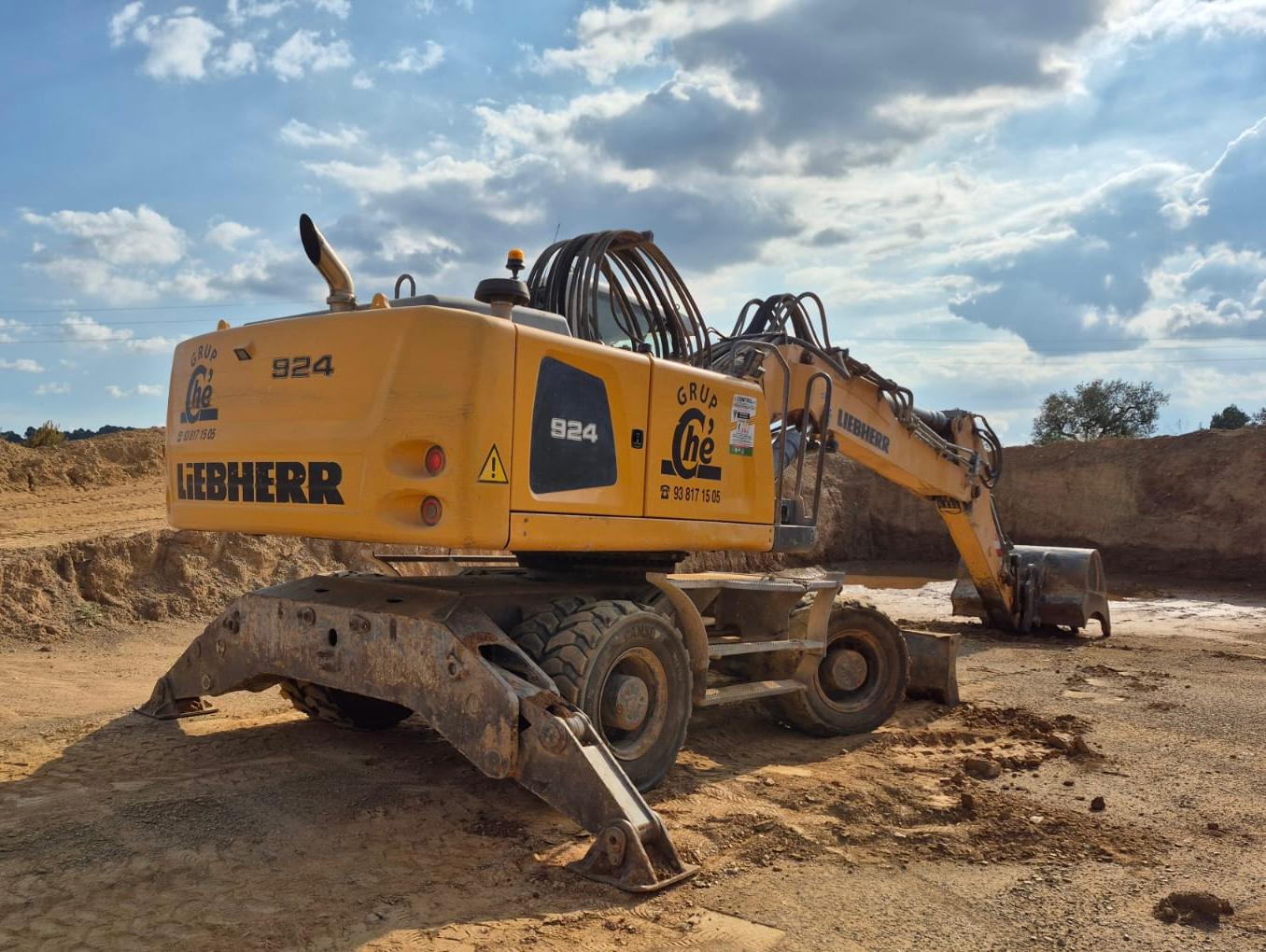 Liebherr R 924 Litronic