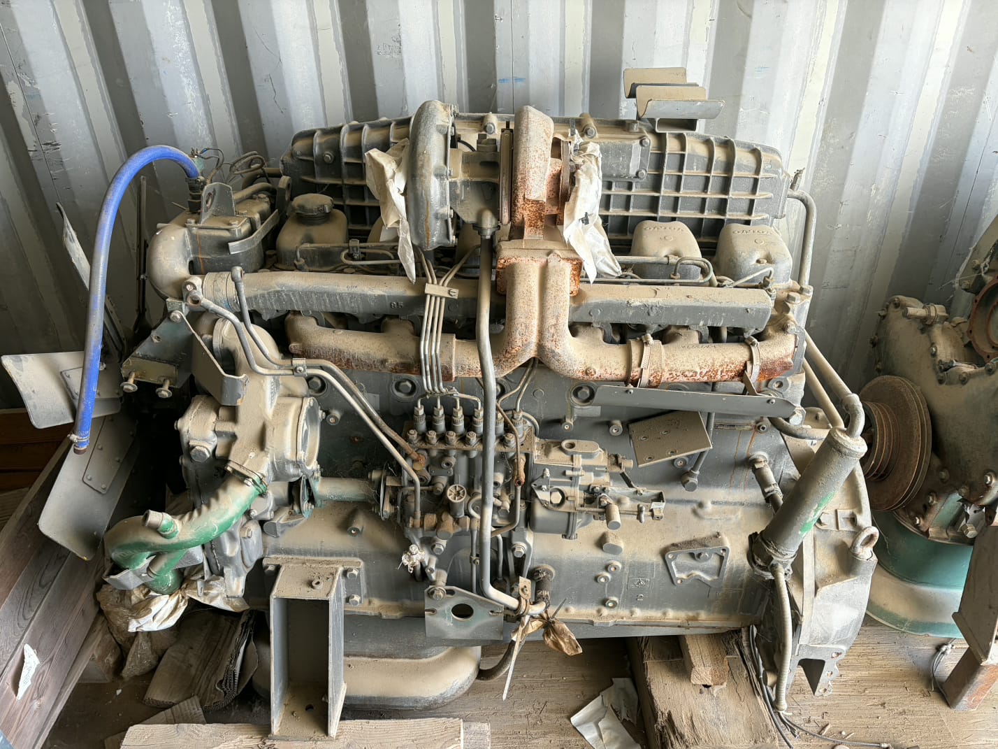 Dos motores VOLVO PENTA de 6 cilindros - Imagen 2