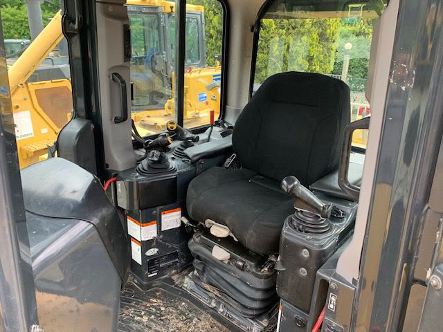 KOMATSU D155AX-8 - Imagen 4